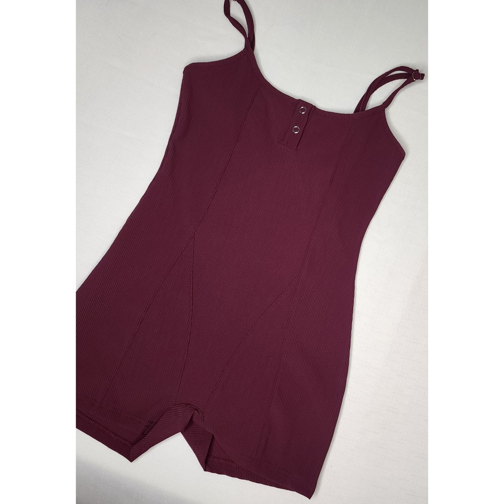 Edikted Burgundy Ribbed Henley Romper Adjustable Straps Maroon Size M Bodycon